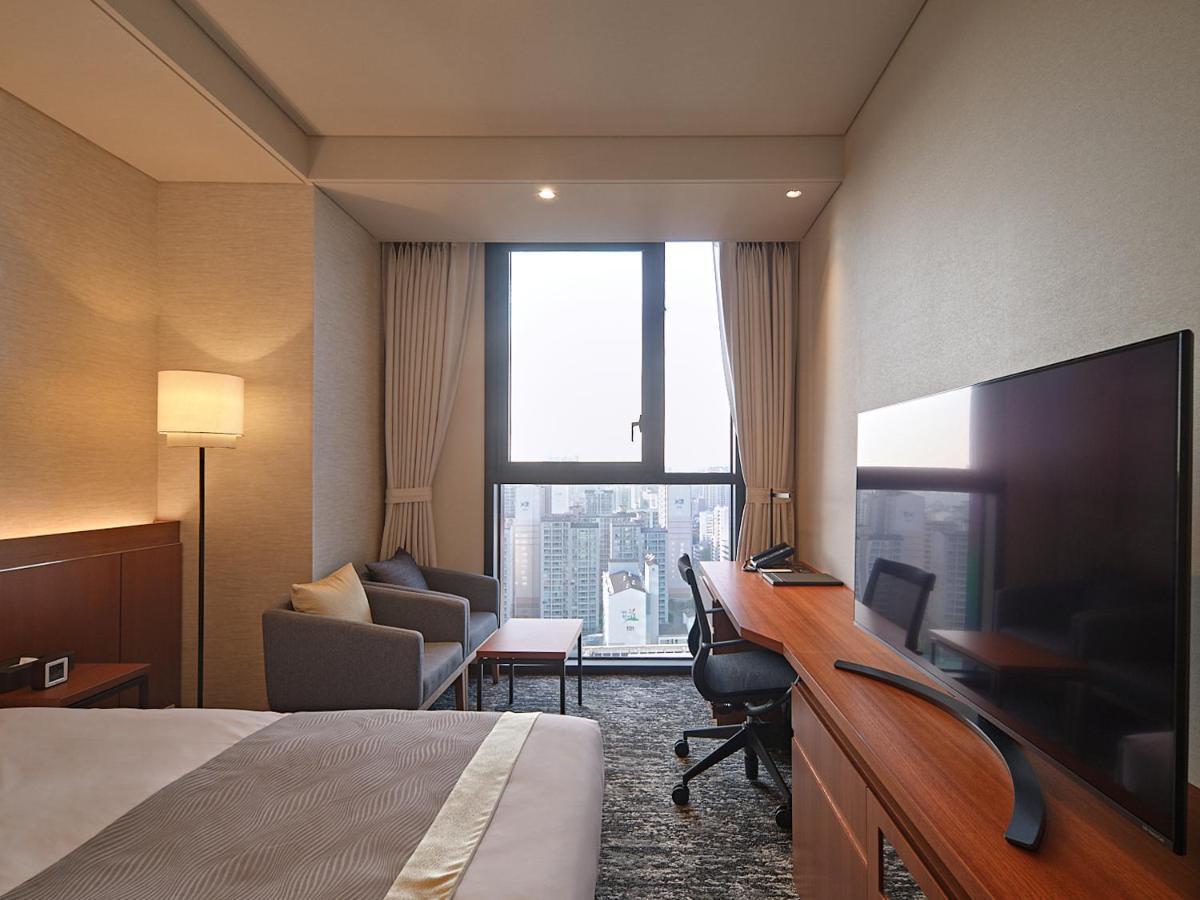 Roynet Mapo โรงแรม 4*